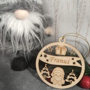 Drewniana bombka choinkowa z imieniem – ażurowa zawieszka